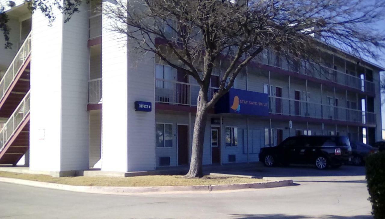 Intown Suites Extended Stay Lewisville Tx Valley View Dr 外观 照片